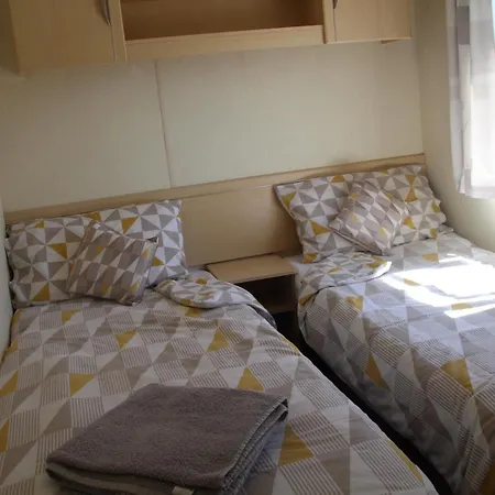 3 Bedroom Mobile Sleeps 6 - Pools - Garden Casa vacanze *