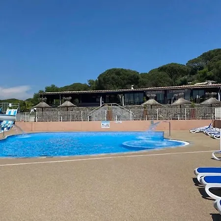 3 Bedroom Mobile Sleeps 6 - Pools - Garden * Gassin