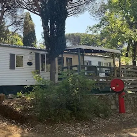 3 Bedroom Mobile Sleeps 6 - Pools - Garden